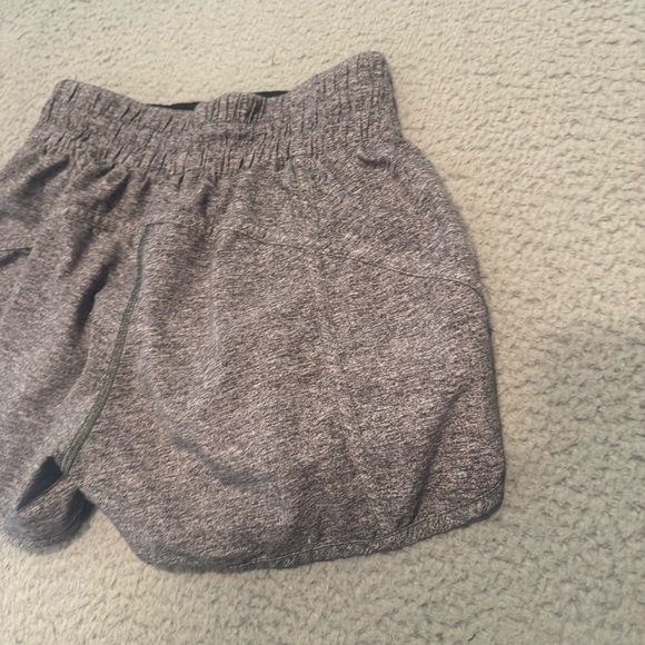 Lululemon Tracker Short V 4" Heather Lux Multi Black Swift Low Rise Women’s SZ4 - Picture 7 of 10